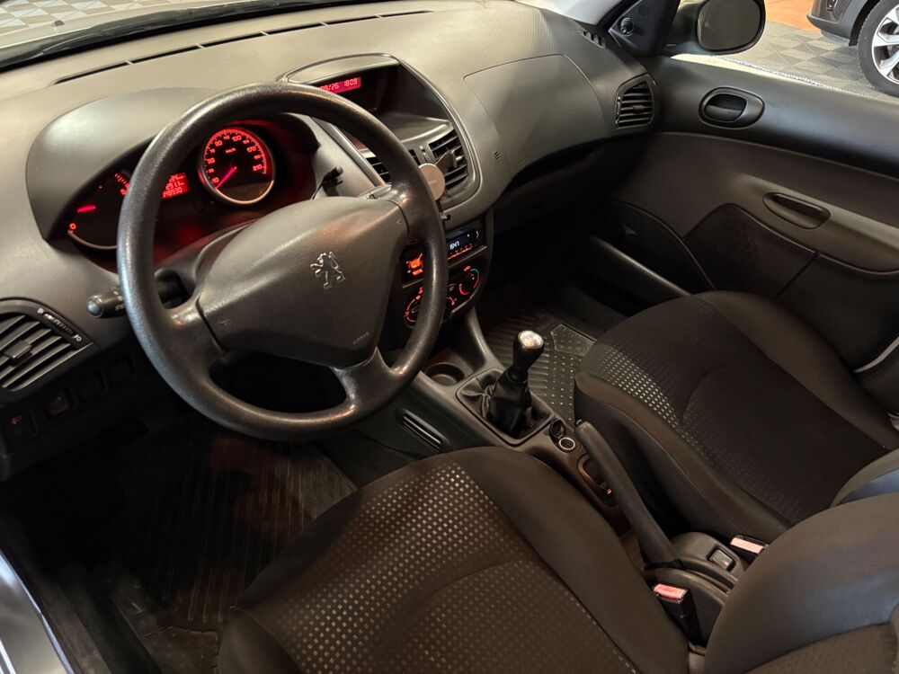 206 1.4 HDI 70CH URBAN 2010 occasion 69400 Arnas