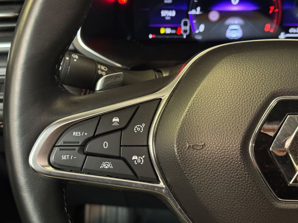 Captur 1.3 TCE 160 HYBRID ICONIC TOIT OUVRANT/ GRAND ECRAN/ CAMERA 2022 occasion 78125 Gazeran