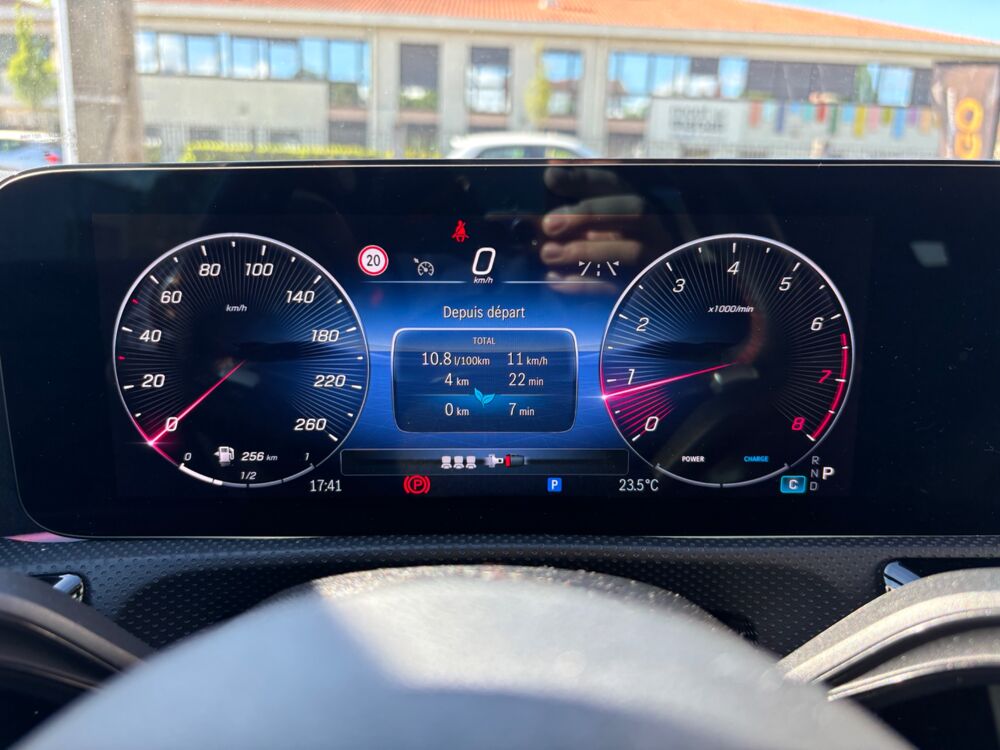Classe A 1.3 180 135 CH HYBRID MHEV PREMIUM AMG LINE BVA / SUIVI MERC 2023 occasion 40000 Mont-de-Marsan