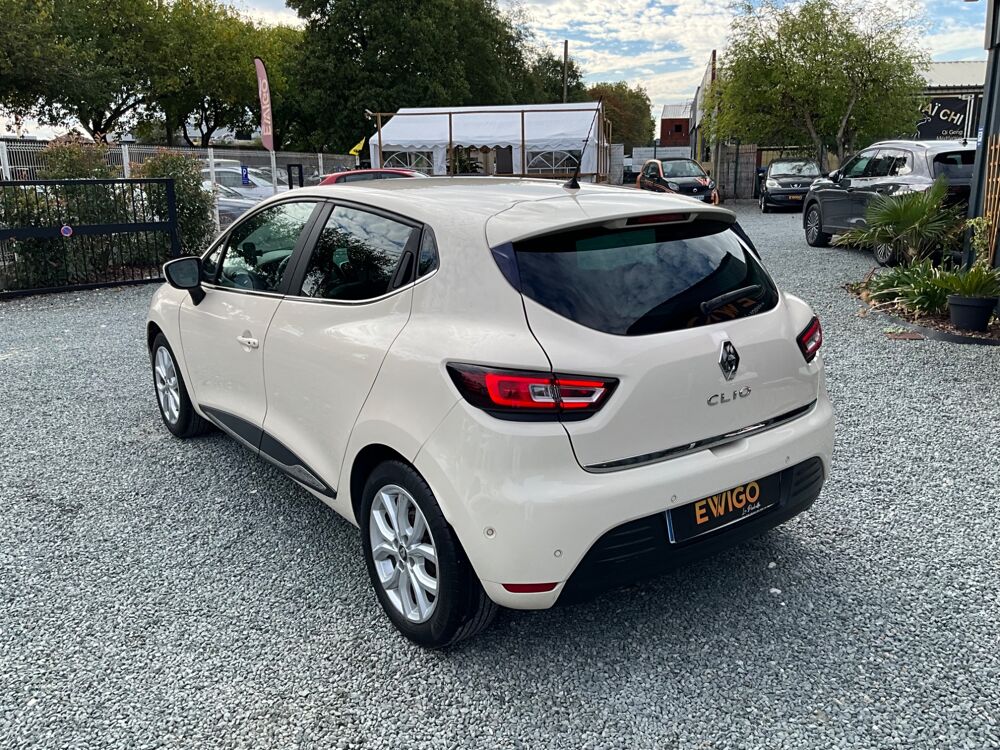 Clio 1.2 TCE 120 INTENS EDC / Premi&egrave;re main / Entretien complet / 2017 occasion 17000 La Rochelle