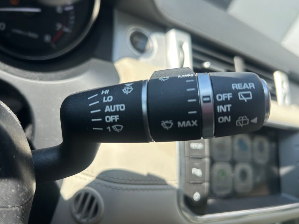 Range Rover Evoque 2.0L SI4 240ch DYNAMIC 4WD - TOIT PANORAMIQUE + CAMERA AR + 2015 occasion 38420 Le Versoud