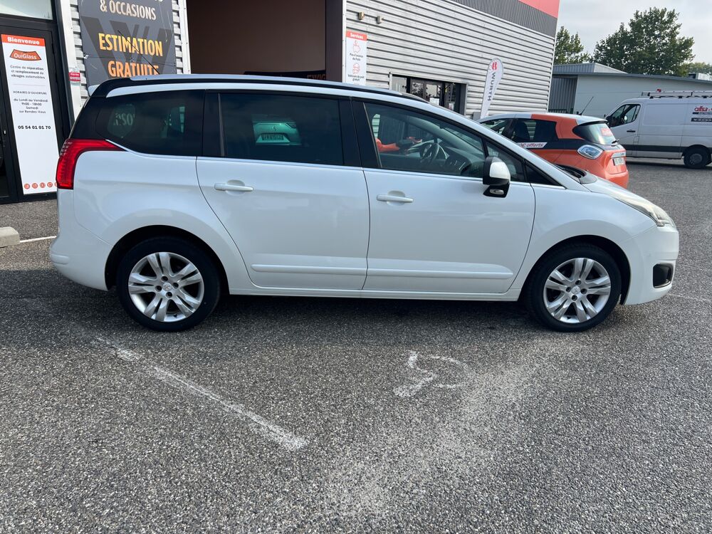 5008 GENERATION-I 1.6 HDI 115 CH ALLURE / 7 PLACES 2014 occasion 47000 Agen