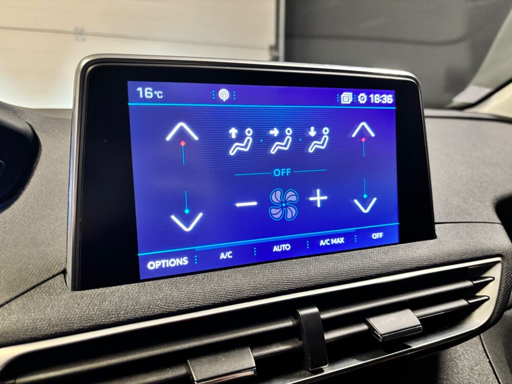 3008 PEUGEOT 2.0 BLUEHDI 150ch GT LINE START-STOP/TOIT OUVRA 2017 occasion 78125 Gazeran