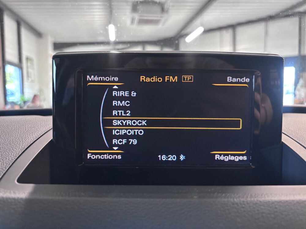 Q3 1.4 COD TFSI 150 Ch AMBIENTE S-TRONIC BVA 2016 occasion 79000 Niort