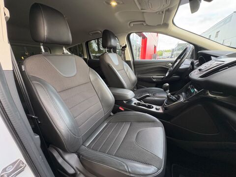 Kuga 2.0 TDCI 150ch TITANIUM 4X2 START-STOP / ATTELAGE - RADAR AV 2016 occasion 76150 Saint-Jean-du-Cardonnay