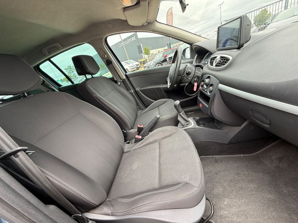 Clio 1.5 DCI 70CH AUTHENTIQUE - CLIMATISATION - CARPLAY 2010 occasion 27000 &Eacute;vreux