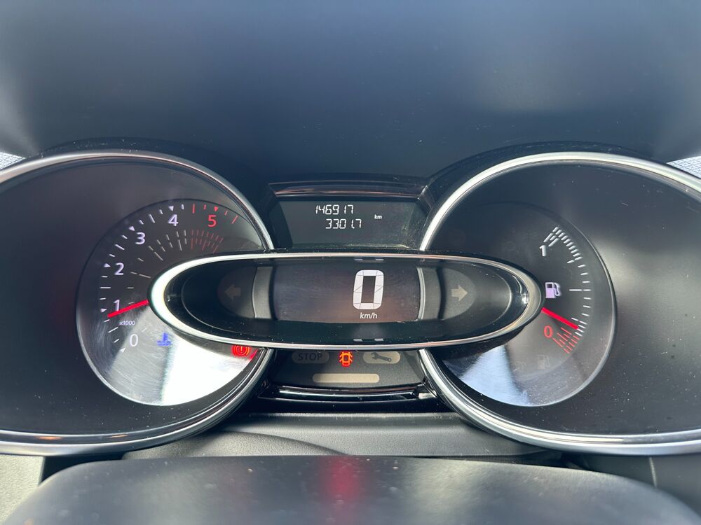 Clio 1.5 DCI 75 CH / BUSINESS / CLIM - GPS - BLUETOOTH - REGULATE 2017 occasion 44220 Cou&euml;ron
