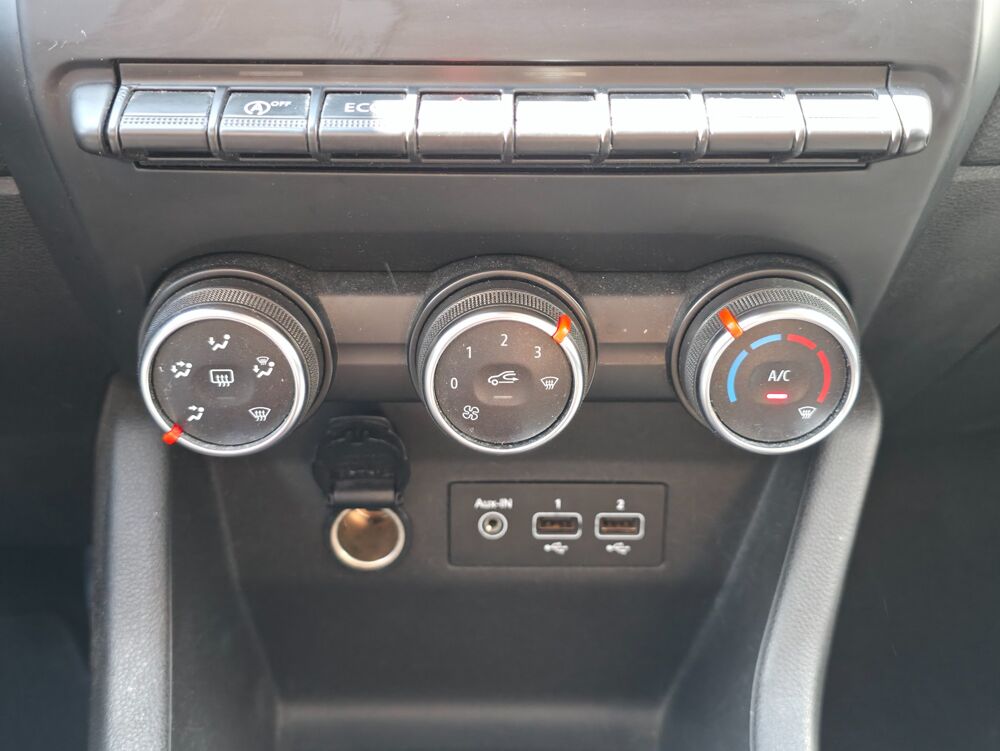 Clio V 1.0 TCE 100ch ZEN / CARPLAY / AIDE AU PARKING AR / FRONT A 2019 occasion 17100 Saintes