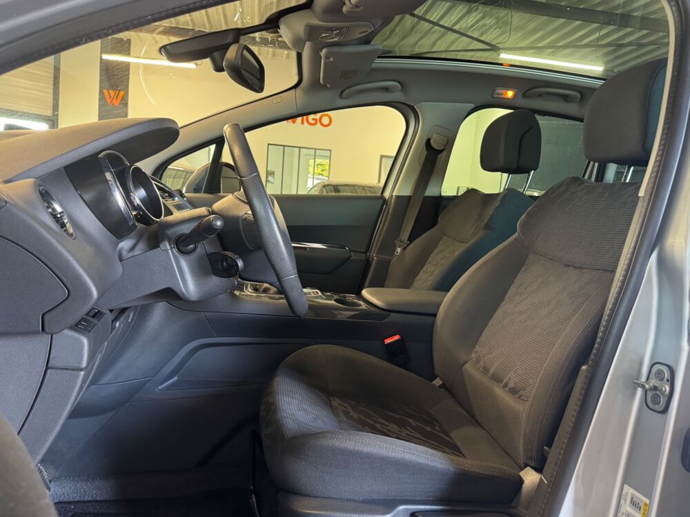 3008 GENERATION-I 1.6 HDI 116 Ch - DISTRIBUTION OK 2013 occasion 79000 Niort