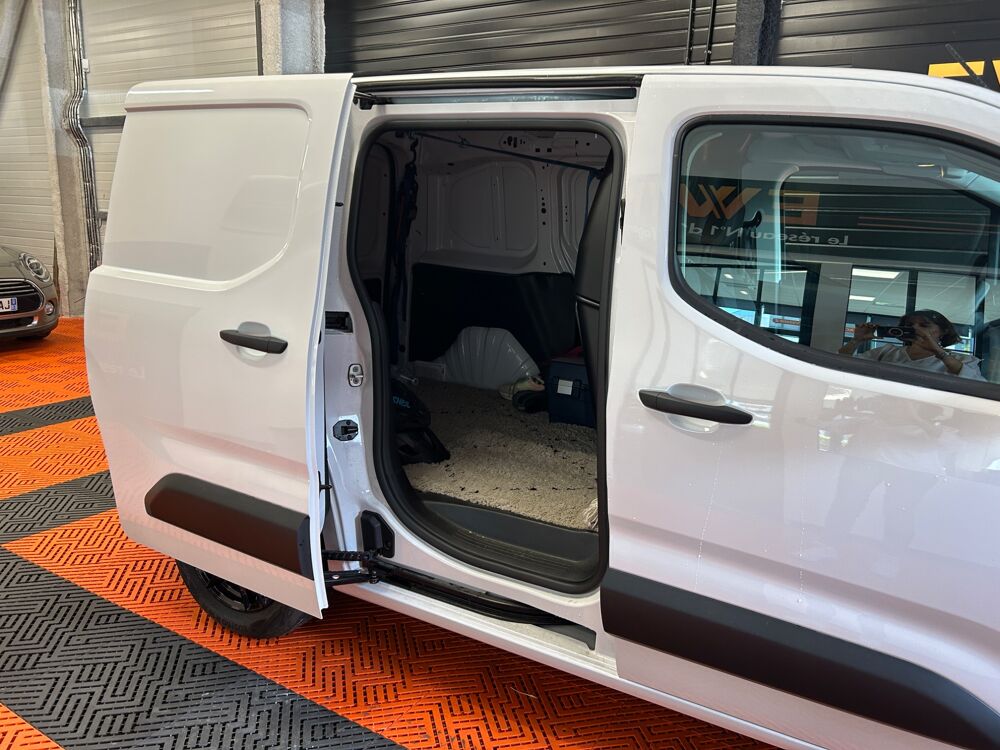 Partner FOURGON 1.5 BLUEHDI 100 650KG L1 M PACK ASPHALT CONNECT STAR 2025 occasion 83600 Fr&eacute;jus