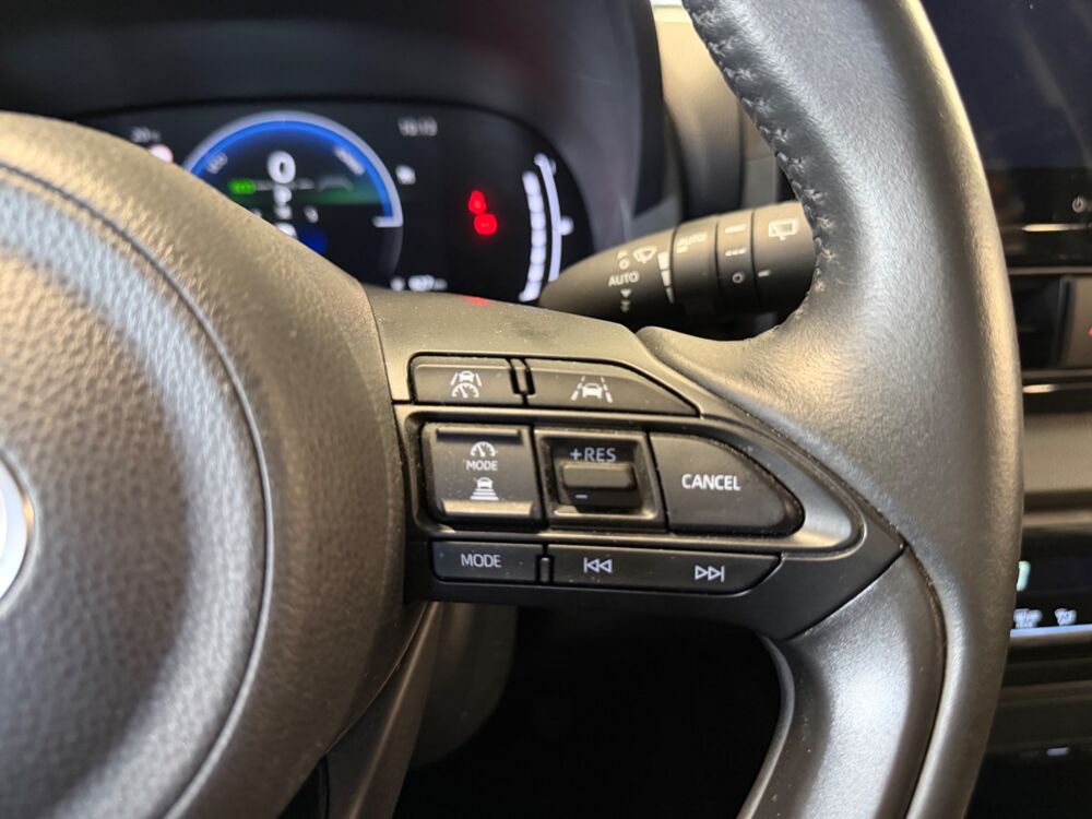 Yaris 1.5 VVTI 114 Ch 90 HYBRID FULL-HYBRID 0.8KWH DESIGN - CVT -G 2025 occasion 79000 Niort