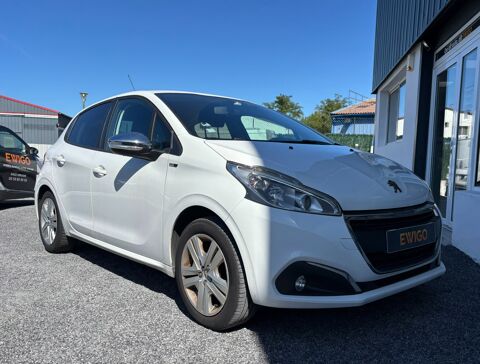 208 1.2 PURETECH 82ch STYLE 5P / DISTRIBUTION OK / BLUETOOTH / C 2016 occasion 64122 Urrugne