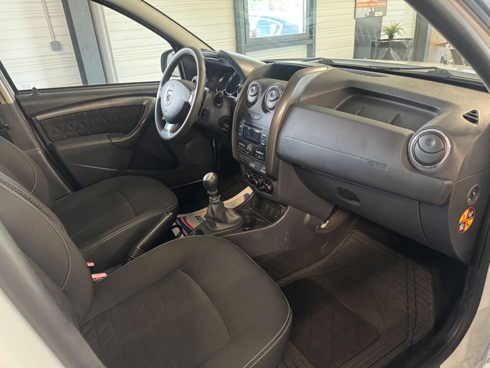 Duster 1.5 DCI 110 Ch - DISTRIBUTION NEUVE 4X2- ATTELAGE 2014 occasion 79000 Niort