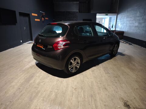 208 GENERATION-I 1.4 HDI 70 ALLURE ENTRETIEN A JOURS DISTRIBUTIO 2012 occasion 60740 Saint-Maximin