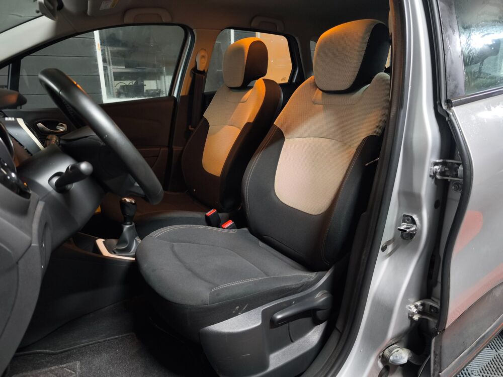 Captur 0.9 TCE 90 BUSINESS PREMIERE MAIN 2020 occasion 60740 Saint-Maximin