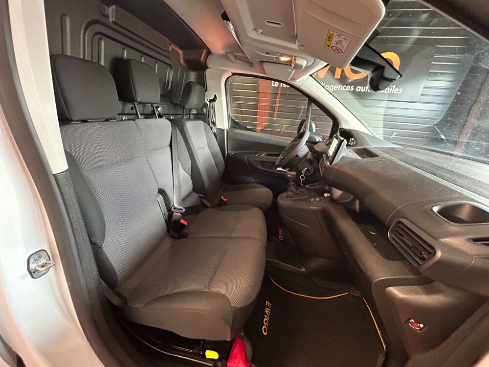 Partner FOURGON 1.5 BLUEHDI 100 650KG L1 M PACK ASPHALT CONNECT STAR 2025 occasion 83600 Fr&eacute;jus