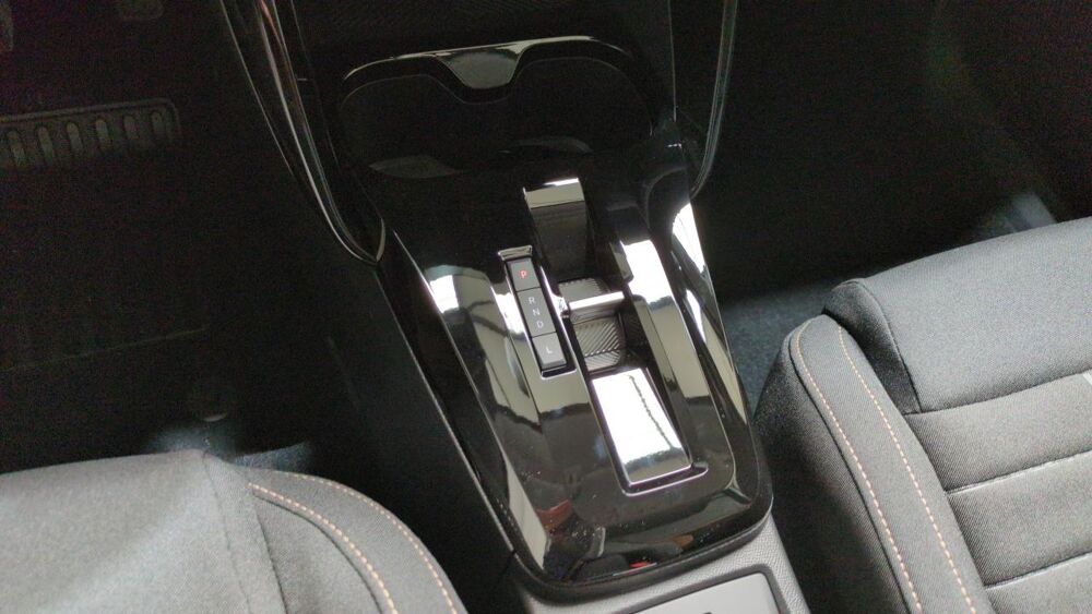 C3 Aircross HYBRIDE 145ch BVA E-DCS6 PLUS / APPLE CARPLAY SANS FIL / CAM 2026 occasion 38420 Le Versoud