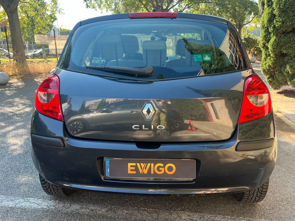 Clio VERSION III PRIVIL&Eacute;GE / 1.6 110 CV / BOITE AUTO / ENTRETIEN 2008 occasion 13009 Marseille