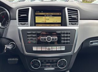 Classe M ML 250 2.2 BLUETEC 205 Ch - Fascination 2012 occasion 44220 Cou&euml;ron