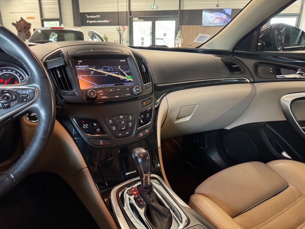 Insignia GENERATION-I SPORTS-TOURER 2.0 CDTI BI-TURBO 195 Ch COSMO PA 2014 occasion 79000 Niort