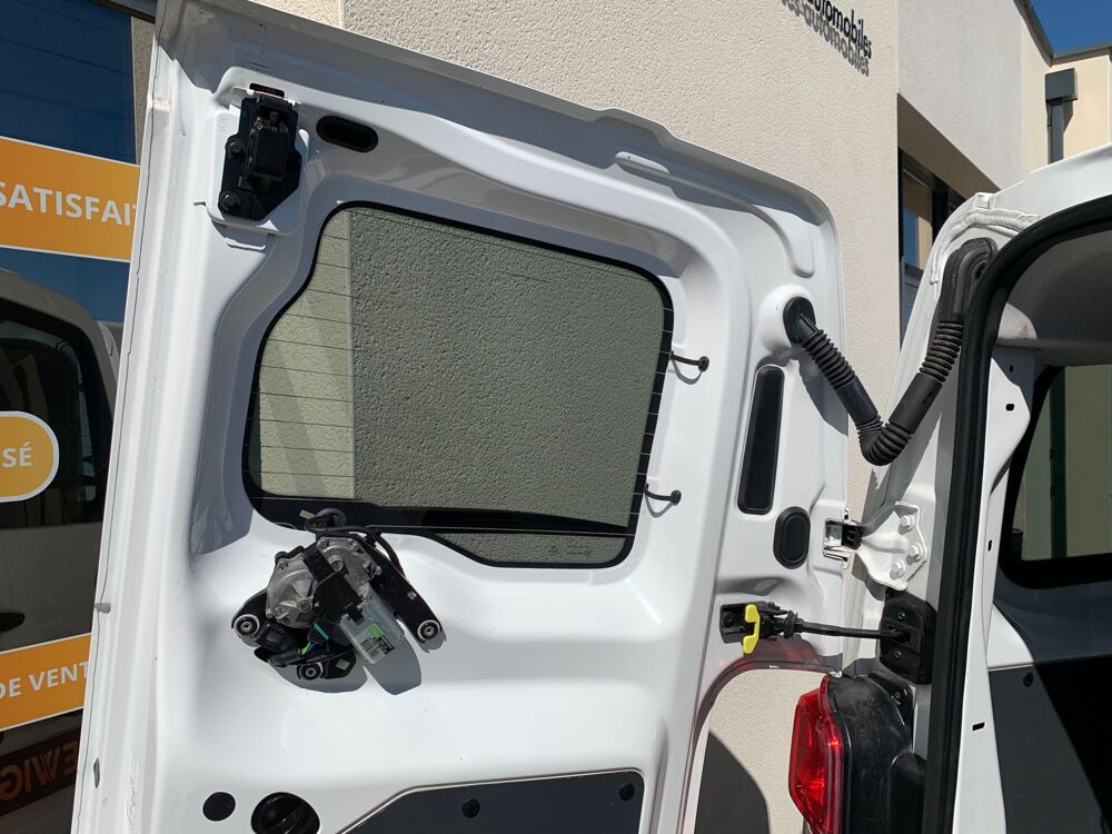 Proace city 1.5 D4D 120cv L2 SHUTTLE COOL CONFORT / DOUBLE PORTE LATERAL 2022 occasion 69420 Ampuis