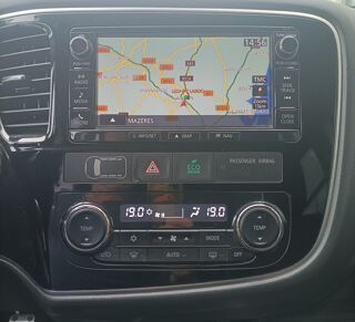 Outlander 2.2 DID 150 INTENSE NAVI 2WD 5 places 2017 occasion 33210 Maz&egrave;res