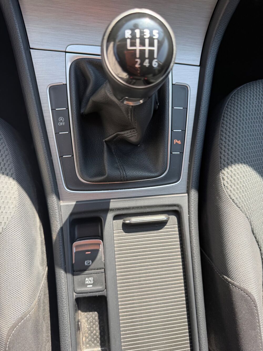 Golf VII 7 1.4 TSI 140 ch CONFORTLINE / SIEGES CHAUFFANTS + RADAR 2014 occasion 42160 Andr&eacute;zieux-Bouth&eacute;on