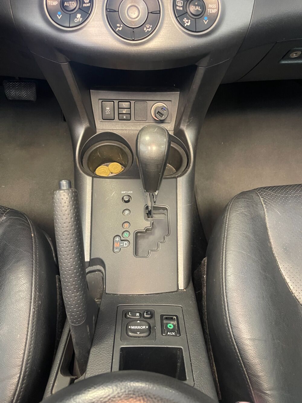 RAV 4 2.2 D4D DCAT 150 ch VXE GPS 4X4 BVA + TOIT OUVRANT + INSTALL 2009 occasion 21850 Saint-Apollinaire