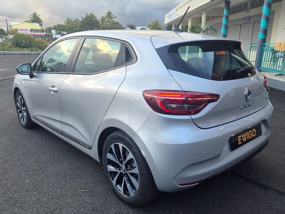 Clio 1.6 E-TECH 140 CH 90 HYBRID FULL-HYBRID LIMITED BVA + CAMERA 2022 occasion 97410 Saint-Pierre