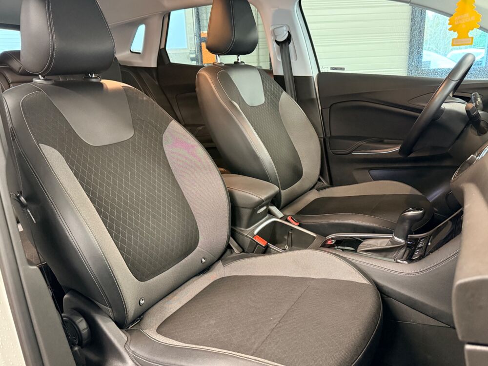 Grandland x 1.2 T 130Ch BUSINESS EDITION 4X2 BVA - ENTRETIEN COMPLET + D 2017 occasion 79000 Niort