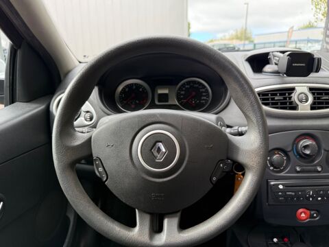 Clio 1.5 DCI 70Ch PRIVILEGE - TOIT OUVRANT - CLIMATISATION 2009 occasion 76150 Saint-Jean-du-Cardonnay