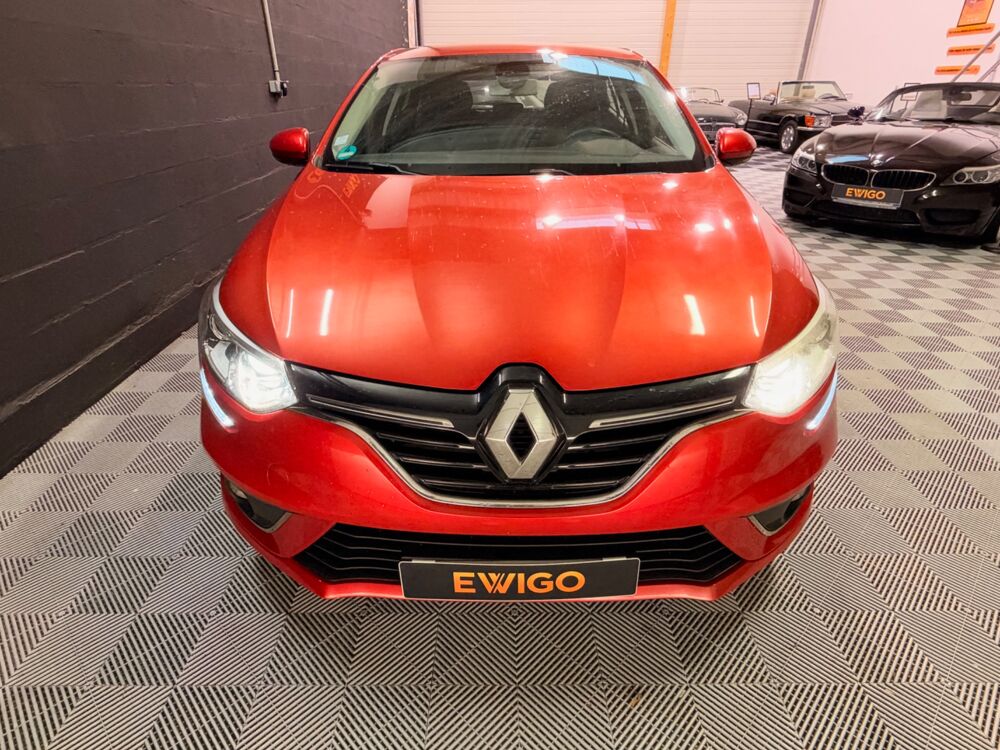M&eacute;gane 1.2 TCE 100ch ENERGY INTENSE/ REGULATEUR/ LIMITATEUR/ CLIM A 2016 occasion 78125 Gazeran