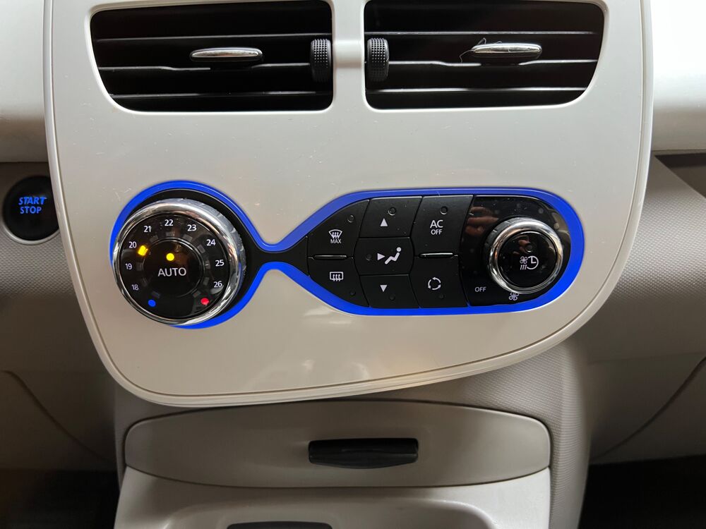 Zo&eacute; R240 ZE 90 22KWH LOCATION BATTERIE CHARGE-NORMALE BVA / SOH 2015 occasion 33320 Eysines