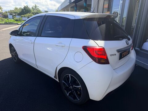 Yaris 1.5 VVTI HYBRID 100 CH DYNAMIC BVA + CAM&Eacute;RA DE RECUL + BATTE 2017 occasion 97410 Saint-Pierre