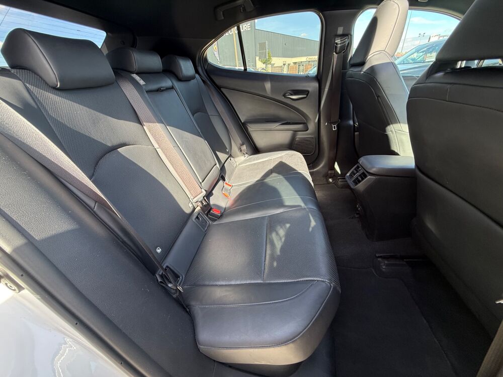UX 2.0 250 H 184CH 150HEV 1.4KWH LE PLUS 2WD BVA - CAMERA DE 2019 occasion 27000 &Eacute;vreux