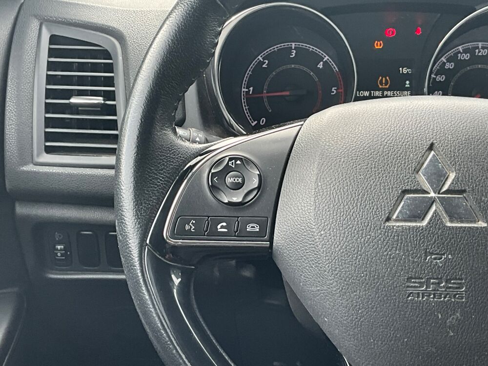 Asx 1.6 DID 115CH BLACK COLLECTION / CARPLAY / NAVIGATION / ATTE 2018 occasion 17000 La Rochelle