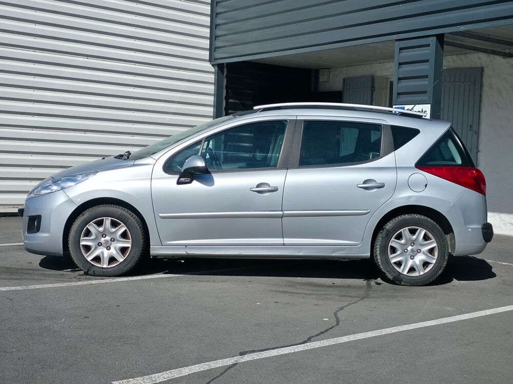 207 SW 1.6 VTI 120ch PREMIUM BVA / EQUIP. PMR DEMONTABLE / HISTO 2010 occasion 17100 Saintes