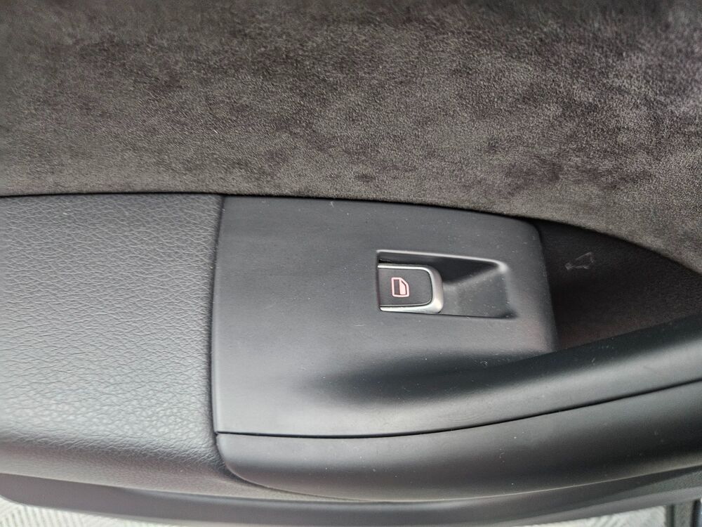 Q3 2.0 TDI 150 S-LINE S-TRONIC BVA 2016 occasion 38590 Saint-&Eacute;tienne-de-Saint-Geoirs