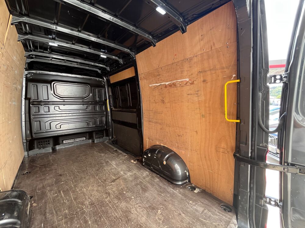 Crafter FOURGON 2.0 TDI 175 30 L3H3 BUSINESS LINE BVA + CARPLAY + CA 2019 occasion 54000 Nancy