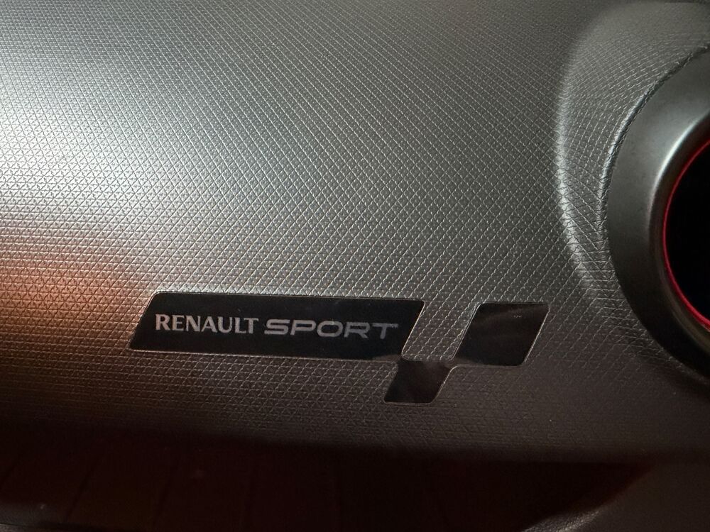 Clio 4RS 1.6 TCE 200CV EDC BVA-PREMIERE MAIN-ORIGINE FRANCE 2015 occasion 60740 Saint-Maximin