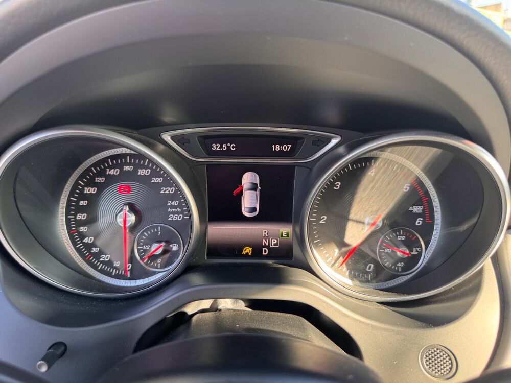Classe CLA 2.2 220 CDI 177 CH / TOIT OUVRANT / SUIVIE MERCEDES / 2017 occasion 26000 Valence