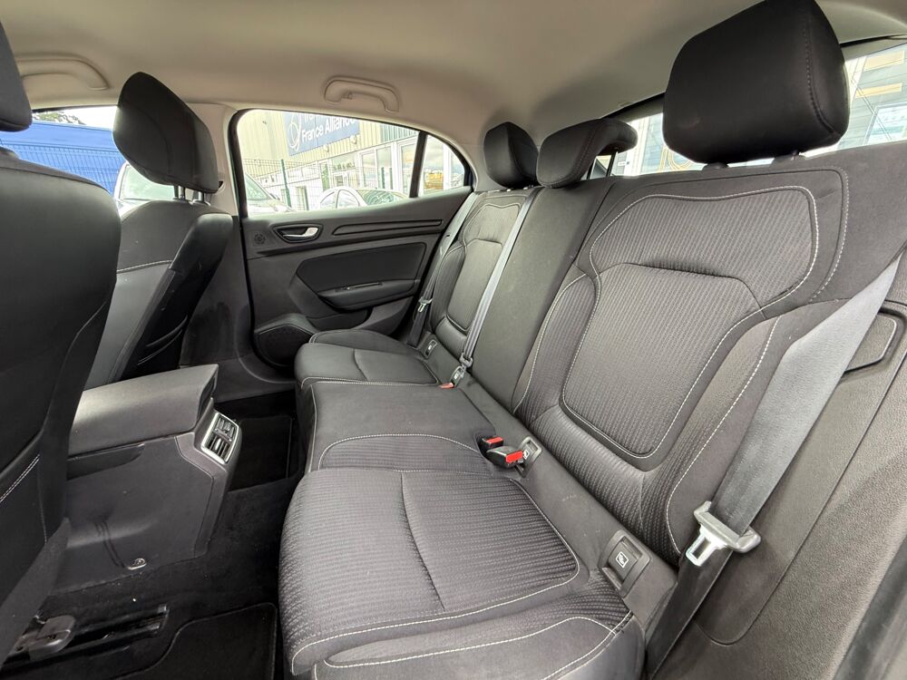 M&eacute;gane V Hatchback 1.5 dCi 16V 110CH - GPS - RADAR DE RECUL - R&Eacute;GUL 2018 occasion 27000 &Eacute;vreux