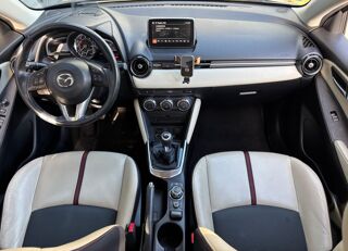 Mazda2 1.5 SKYACTIV 90 Ch SELECTION - Si&egrave;ges chauffants - Affichage 2017 occasion 44220 Cou&euml;ron