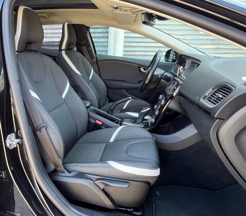V40 II (2) 1.5 T2 122 MOMENTUM GEARTRONIC 6 + CARPLAY + TOIT PAN 2018 occasion 54000 Nancy