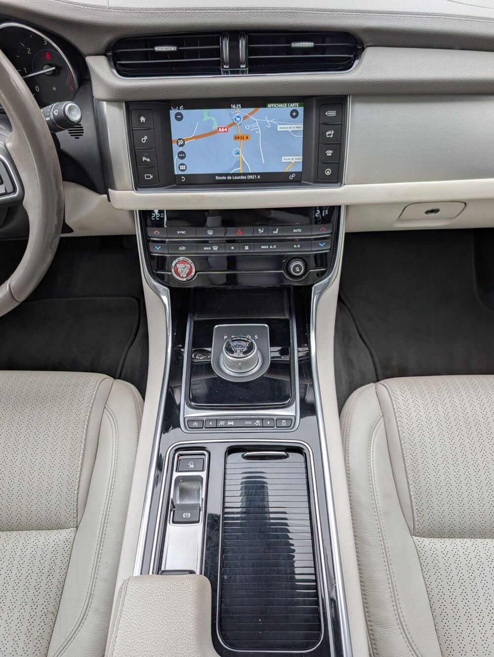 XF 2.0 D 180 ch BUSINESS PRESTIGE BVA 2016 occasion 65290 Juillan