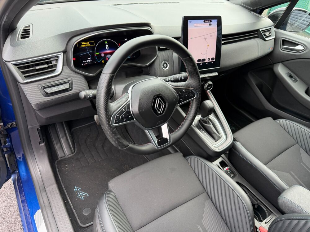 Clio V(5) 1.6 E-TECH 145 ch ESPRIT ALPINE HYBRIDE 2024 occasion 65290 Juillan
