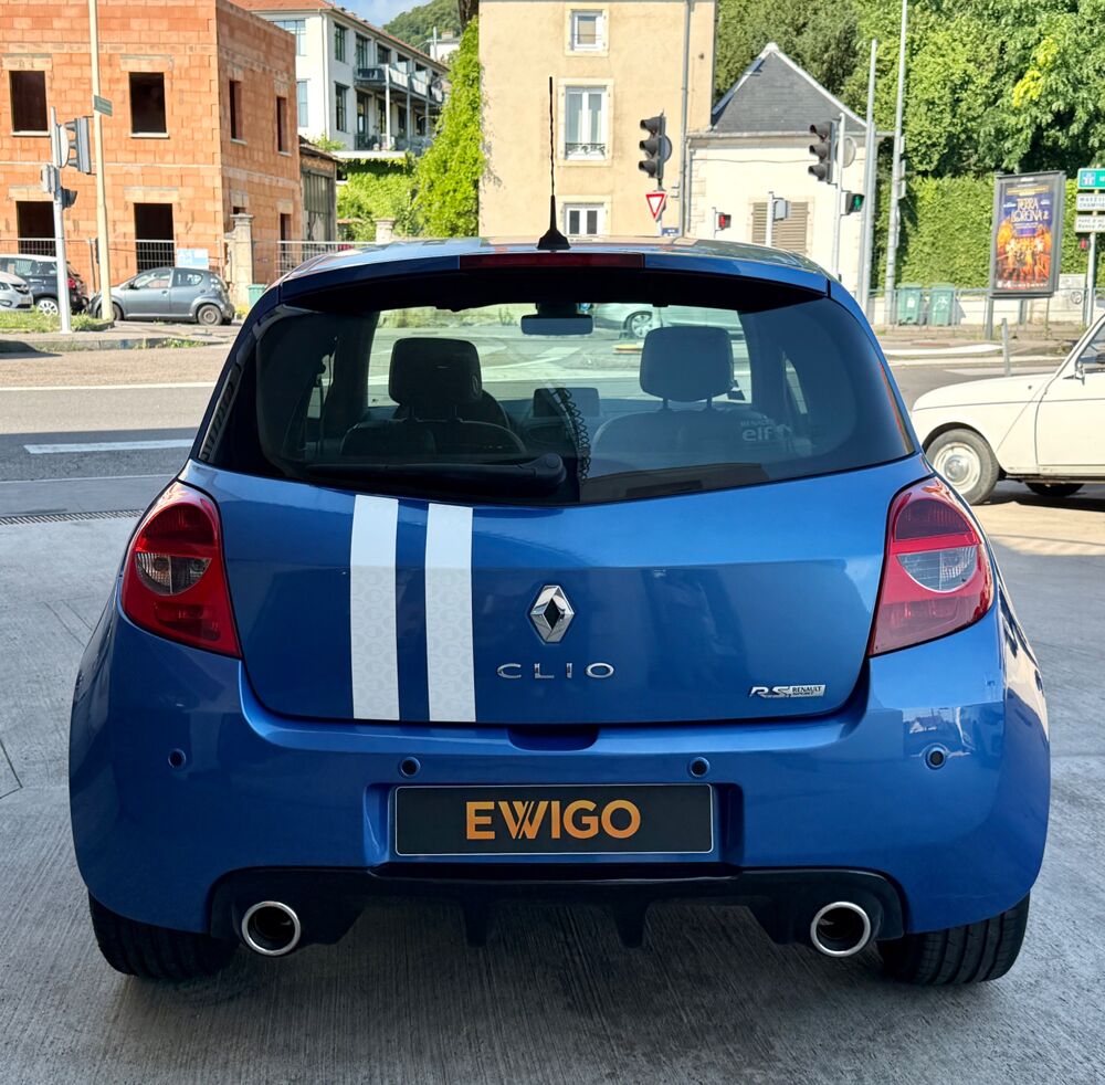 Clio III (2) 2.0 16V 203 RS GORDINI + 1ere MAIN FR + FUTUR COLLEC 2011 occasion 54000 Nancy
