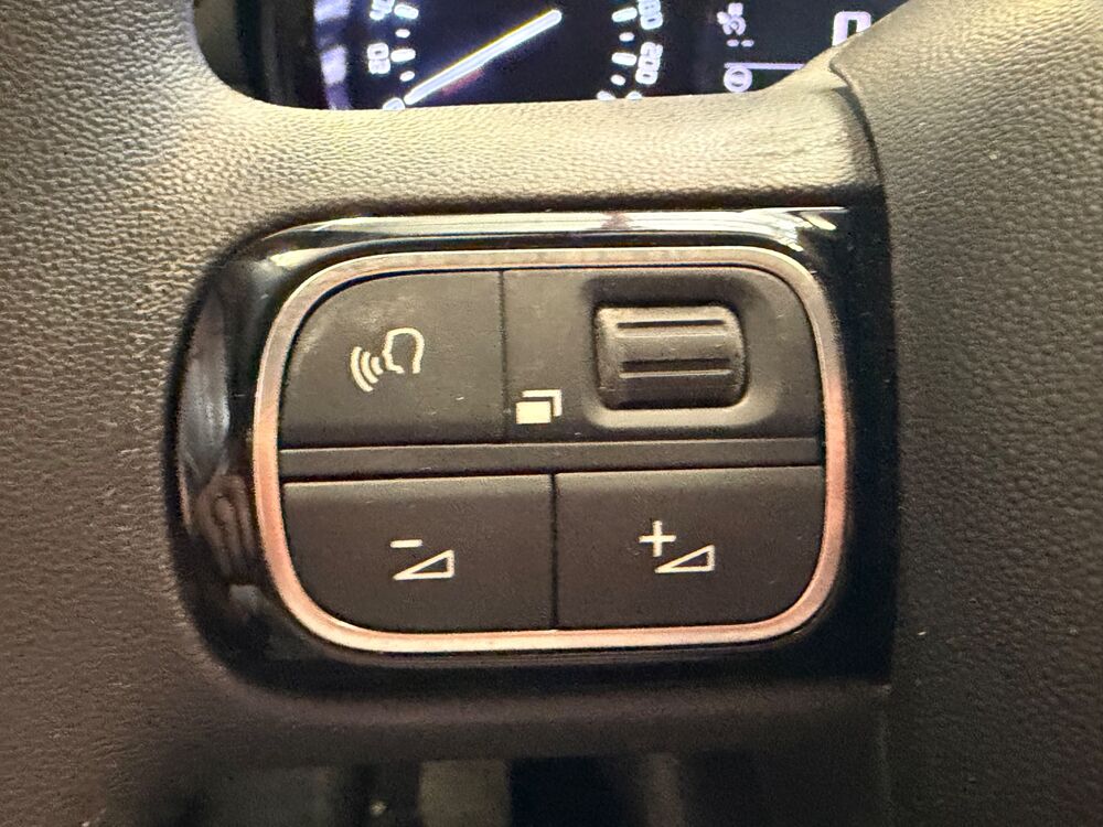 C3 GENERATION-III 1.5 BLUEHDI 100 Ch SHINE CARPLAY 2022 occasion 24750 Tr&eacute;lissac