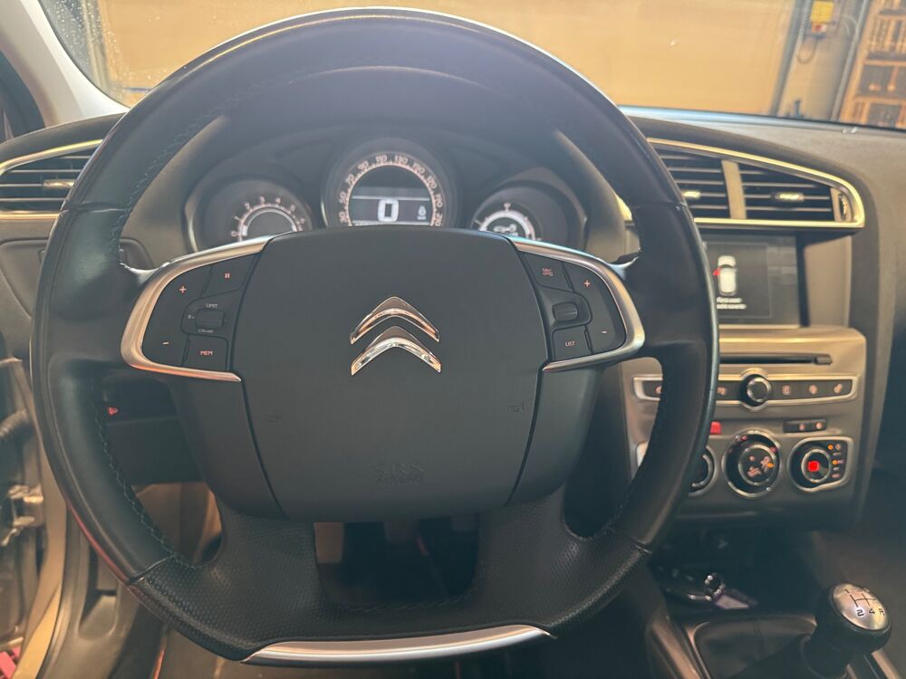 C4 1.2 PURETECH 110 FEEL 2015 occasion 83600 Fr&eacute;jus