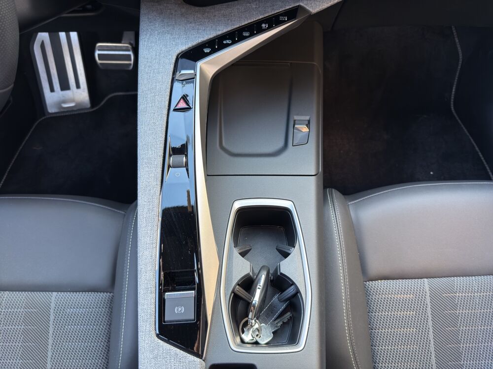 3008 GENERATION-III 1.6 195H 150 HYBRID PHEV GT E-DCS7 BVA - GARA 2026 occasion 68000 Colmar